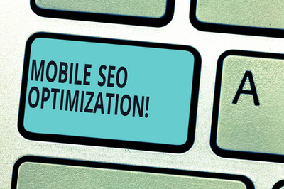 概念手工寫作, 顯示 seo 營(yíng)銷分析。商務(wù)照片文本改善給定的網(wǎng)站排名在搜索引擎鍵盤鍵意圖創(chuàng)造計(jì)算機(jī)消息的想法